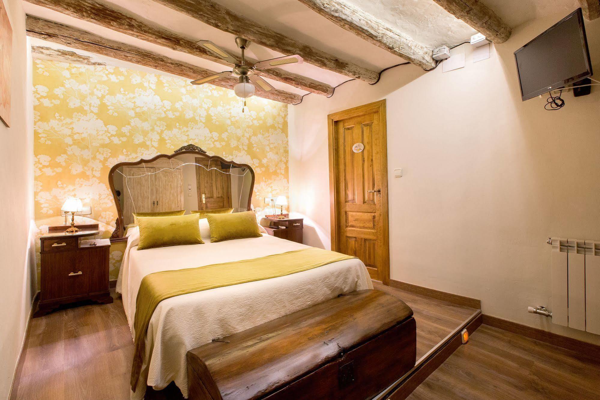 Hotel Villa San Jorge Azanuy Exterior photo